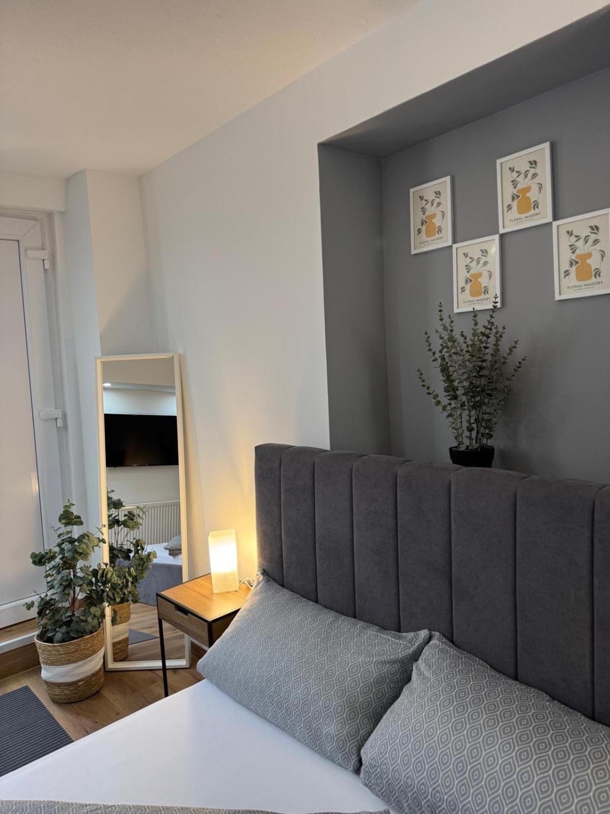 M & E Ferienwohnung باد ميرغنثيم المظهر الخارجي الصورة